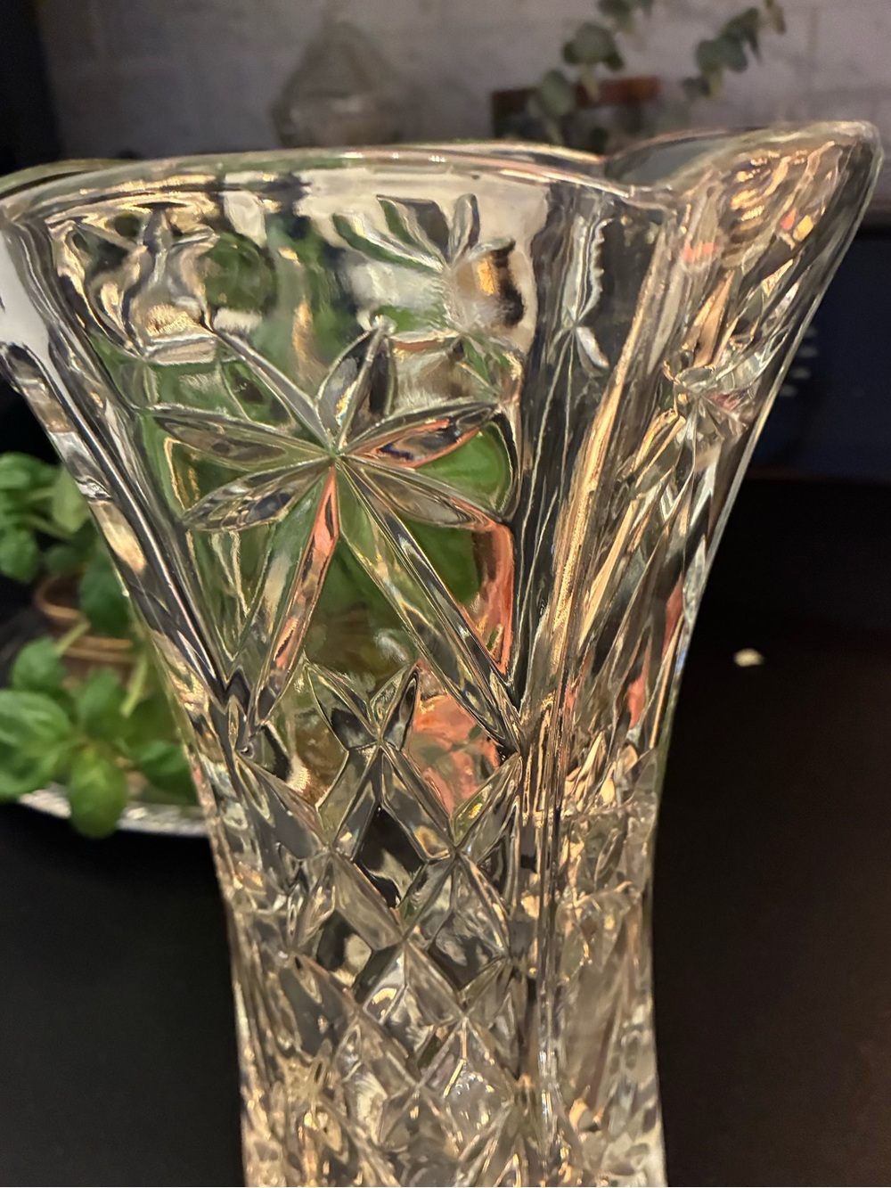 Vintage Anchor Hocking EAPC Large Crystal Cut Glass Vase Cottage Grandmillennial - Picture 4 of 6